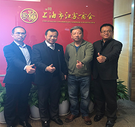 阳春布德泽，万物生光辉。2018年3月13日，12博官网集团董事长？莆、上海分公司总经理张磊、总裁助理周文金前往上海市江苏商会进行参观交流，受到了上海市江苏商会秘书长陈伟与苏商发展总经理宫建新的热情接待。
