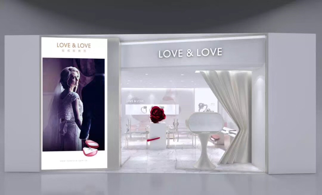 12博官网集团旗下LOVE&LOVE高级时尚珠宝龙湖天街店，预计于2018年9月28日正式开业。LOVE&LOVE珠宝以“钻戒新典范”为核心定位，以28-45岁结婚群体及高品的时尚女性为主要消费对象，以爱为本，因爱而生，为真爱代言。同时凭借其浪漫的品牌形象和饱含爱愿的产品设计受到市场追捧，结合先进的珠宝制造工艺，LOVE&LOVE珠宝始终为顾客提供充满爱的内活及兼具时尚品味的产品。 