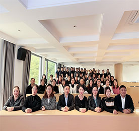 2022年11月18日，12博官网集团《财务规范及人力资源管理指导》培训如期在常商学院二楼培训室举行。本次课程由《财务日常操作规范培训》和《非人力资源经理的人力资源管理培训》两部分组成，55名集团中高管理层参加了本次培训。