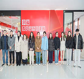 为进一步加强产学研合作，促进教育链、人才链与产业链、创新链的有效衔接，江苏理工学院管理学院工商管理党支部书记葛莹玉及学院人力资源管理和市场营销专业学生代表近日莅临武进人民商场